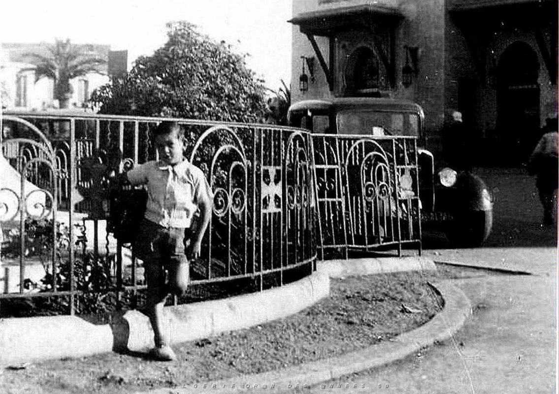 1949- Oran - Gare - Monument aux Morts2 - Georges Vieville  - 1947.jpg